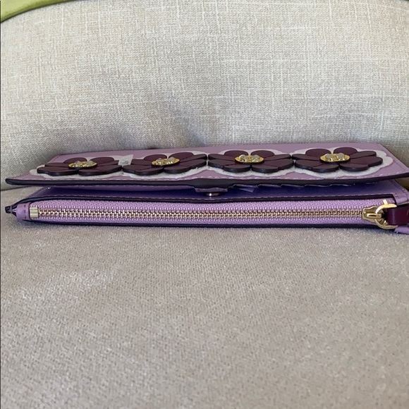 NWT Kate Spade Large floral Leather Wristlet - Picture 4 of 7